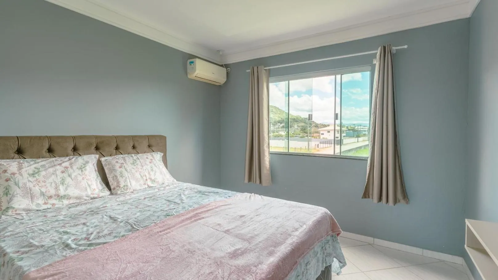 Apartament Loft Com Otima Localizacao, Wi-Fi E Ar-Condicionado Biguacu